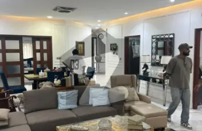 600 Yards Bungalow for Sale in DHA Phase 5 Karachi