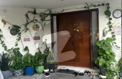 600 Yards Bungalow for Sale in DHA Phase 5 Karachi